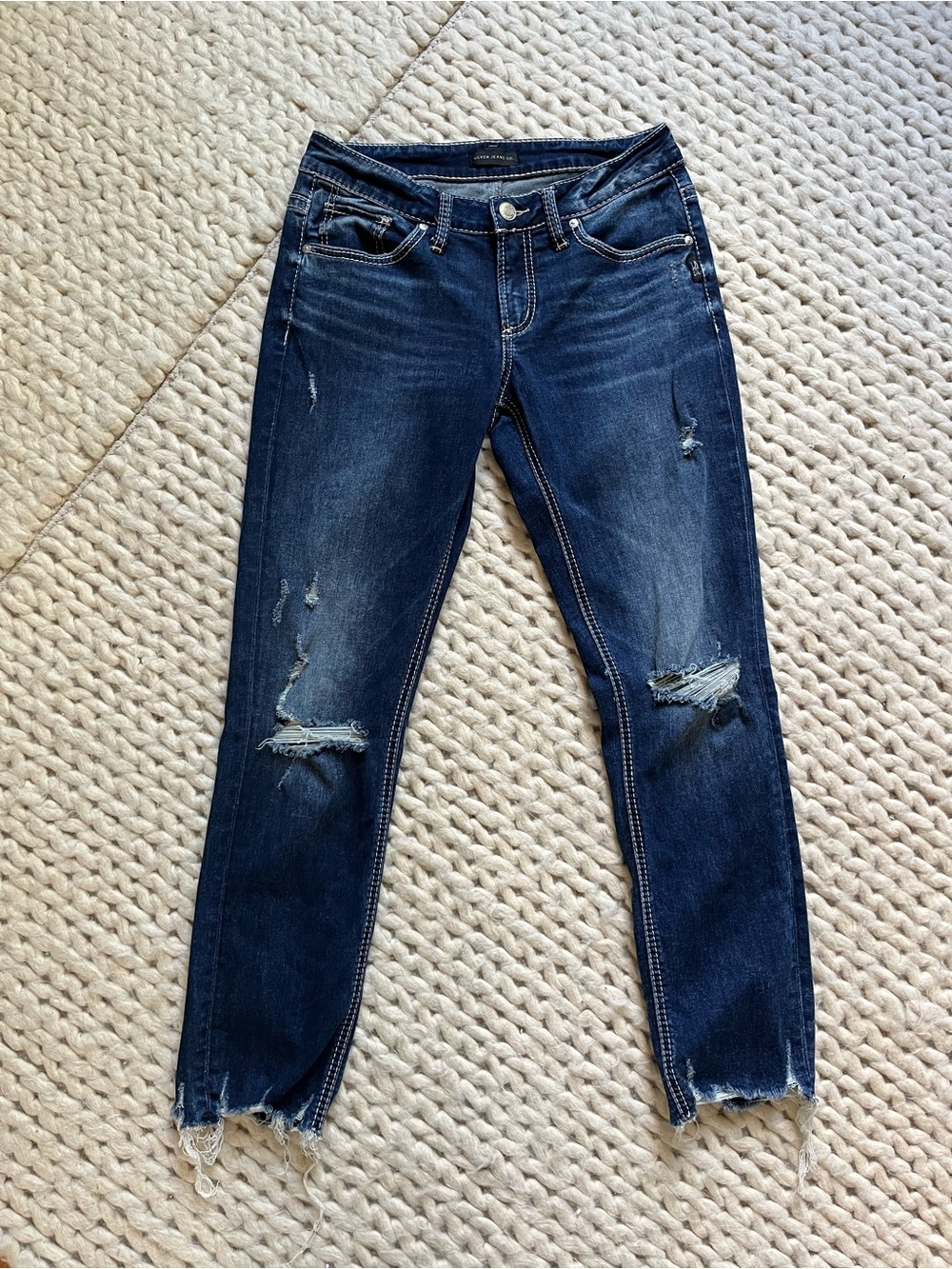 Silver Jeans Co “boyfriend” White Stitching Dark Wash Distressed Jeans | 28Wx27L